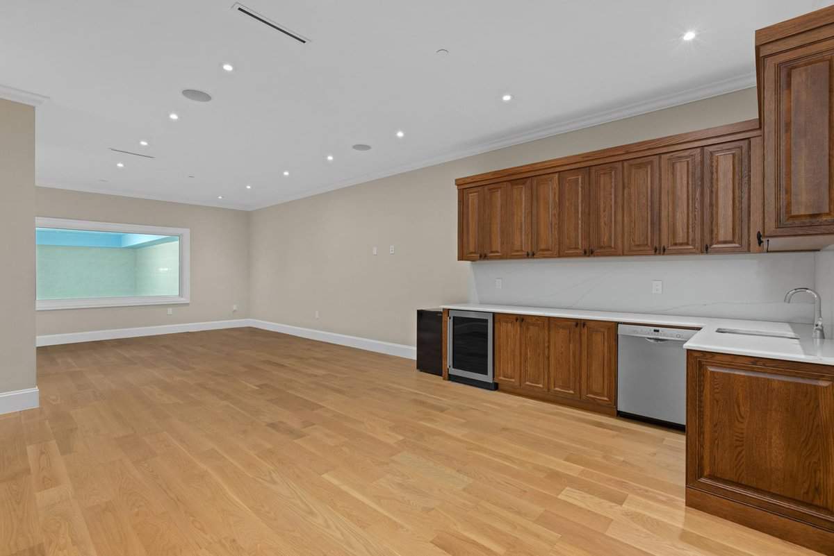 1367 Chartwell Drive West Vancouver BC V7S 2R4