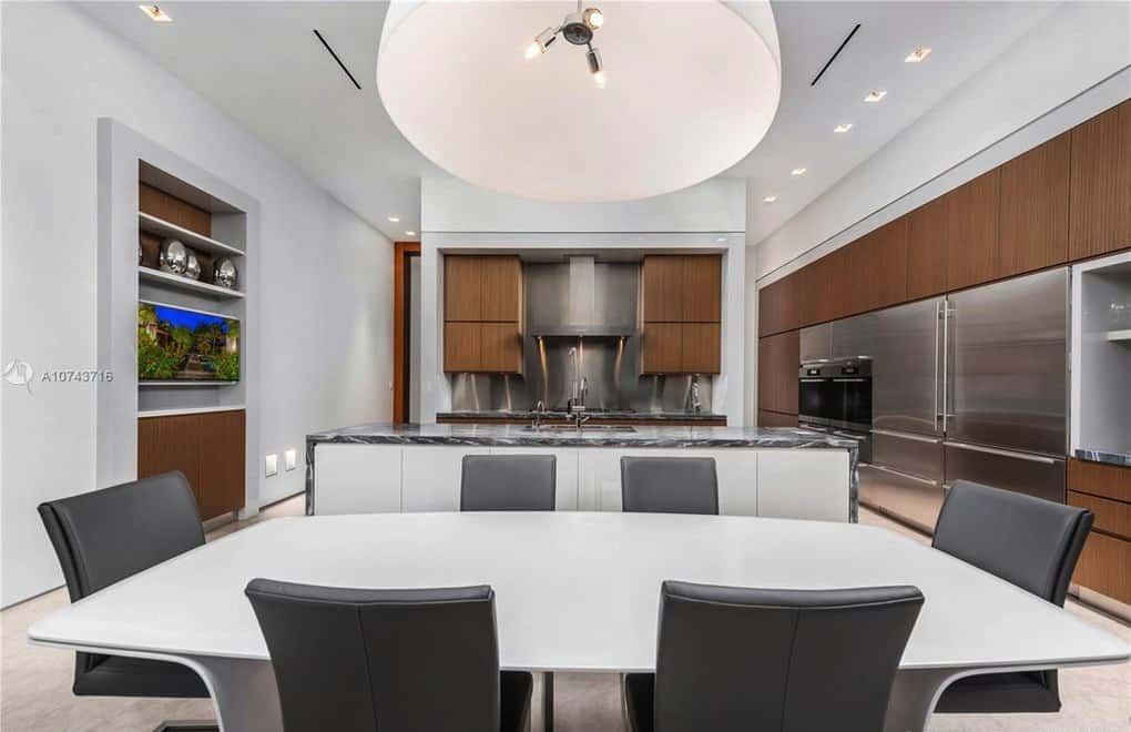 2920 N Bay Road Miami Beach FL 33140