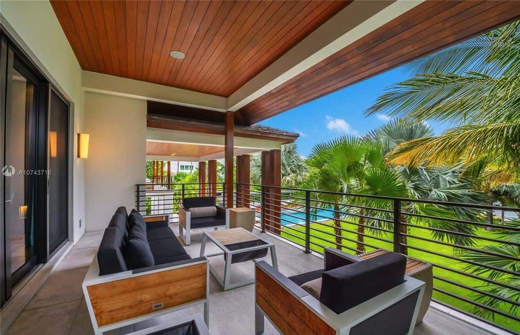2920 N Bay Road Miami Beach FL 33140