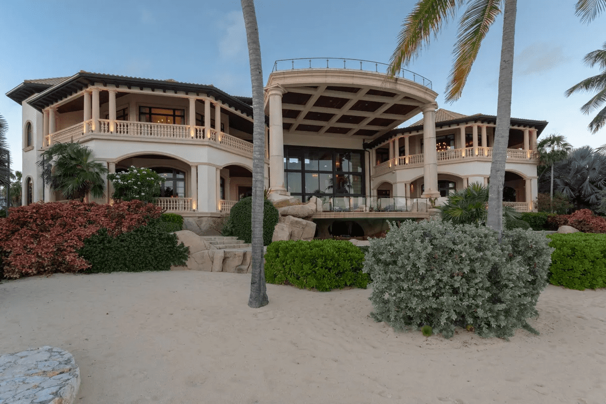 560 South Sound Road Grand Cayman KY