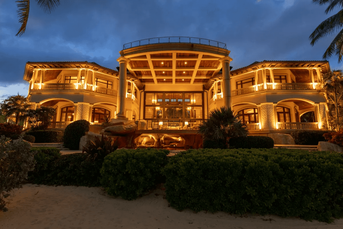 560 South Sound Road Grand Cayman KY