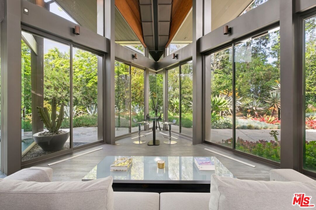15216 Antelo Place Los Angeles CA 90077