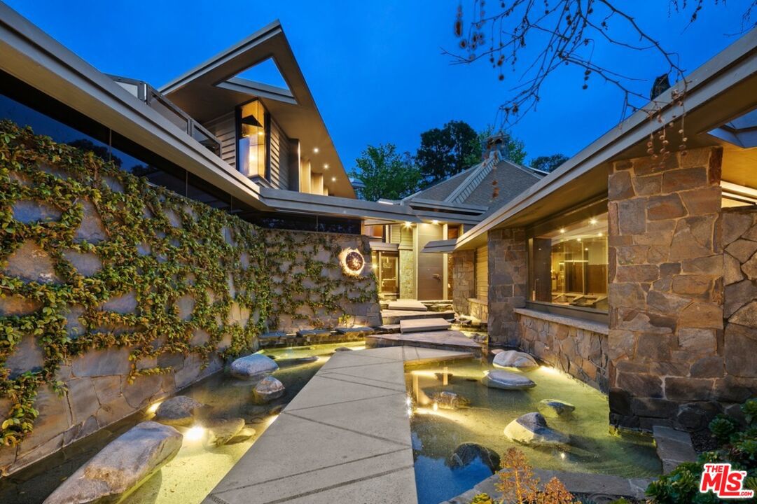 15216 Antelo Place Los Angeles CA 90077