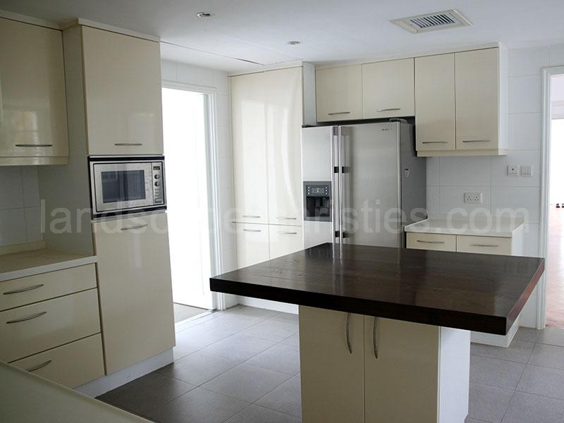 24 Middle Gap Road Mount Cameron HK