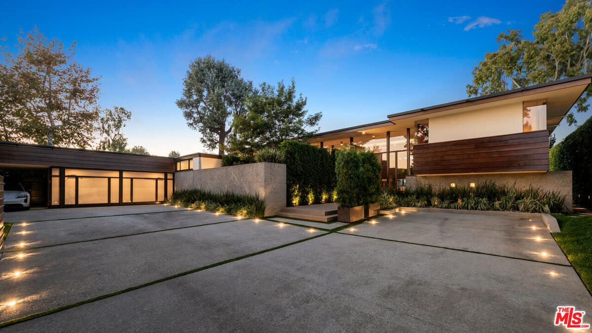 1875 Carla Ridge Beverly Hills CA 90210