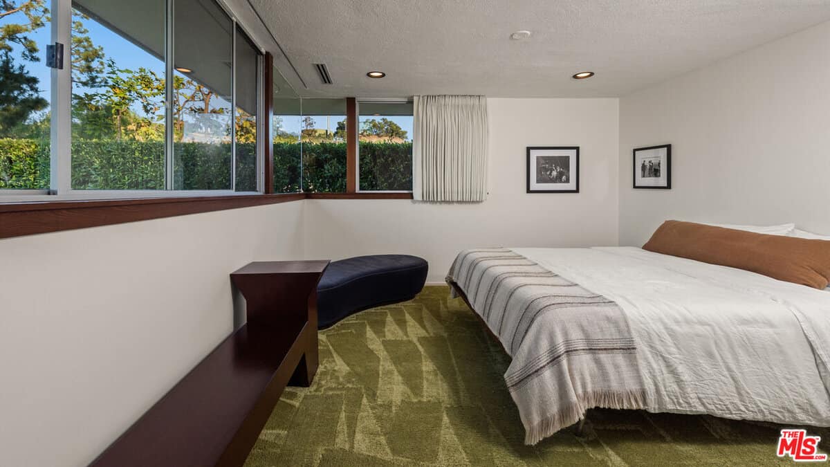 1875 Carla Ridge Beverly Hills CA 90210