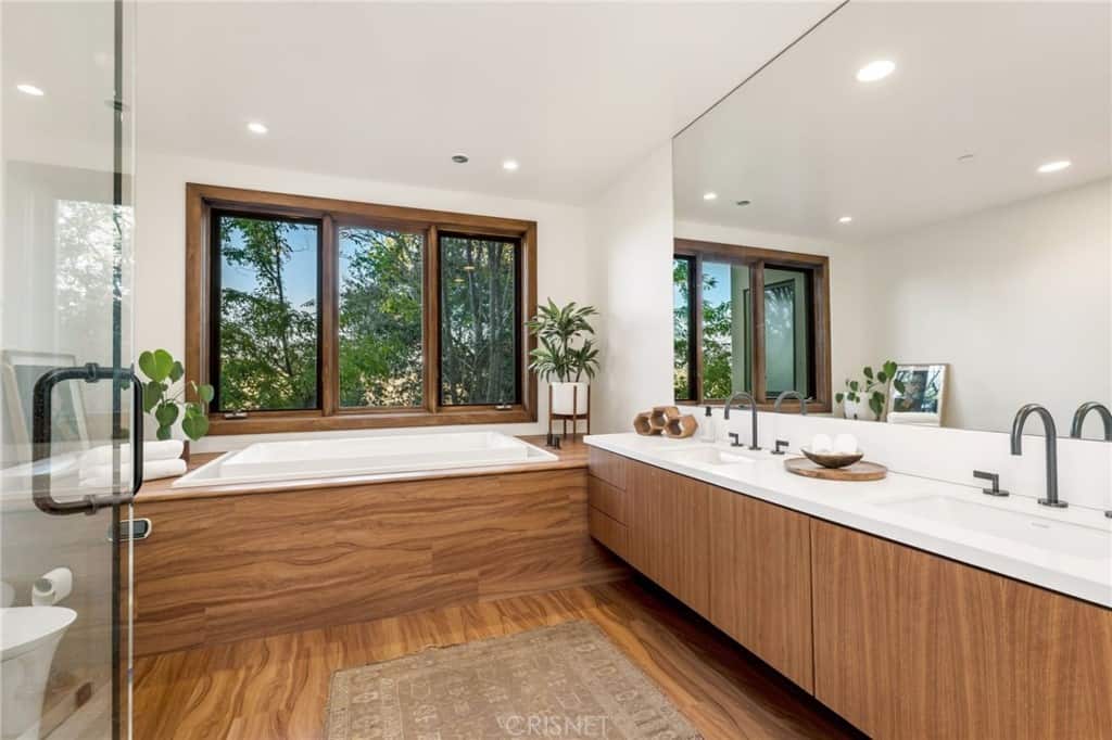 21925 Altaridge Drive Topanga CA 90290