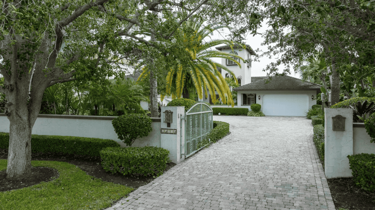 11932 S Edgewater Drive Palm Beach Gardens FL 33410