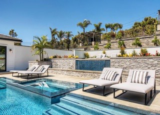 6389 Castejon Drive La Jolla CA 92037