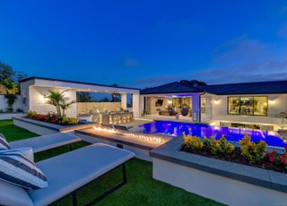6389 Castejon Drive La Jolla CA 92037