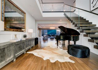 6389 Castejon Drive La Jolla CA 92037
