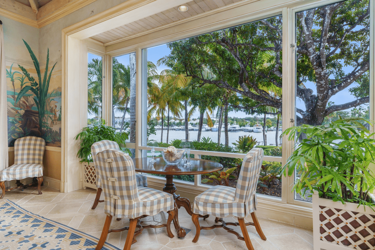 Paradise Island Drive Lyford Cay BS