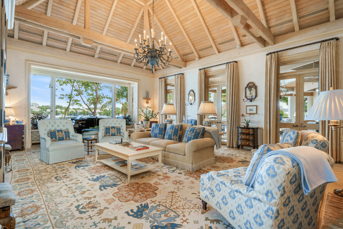 Paradise Island Drive Lyford Cay BS