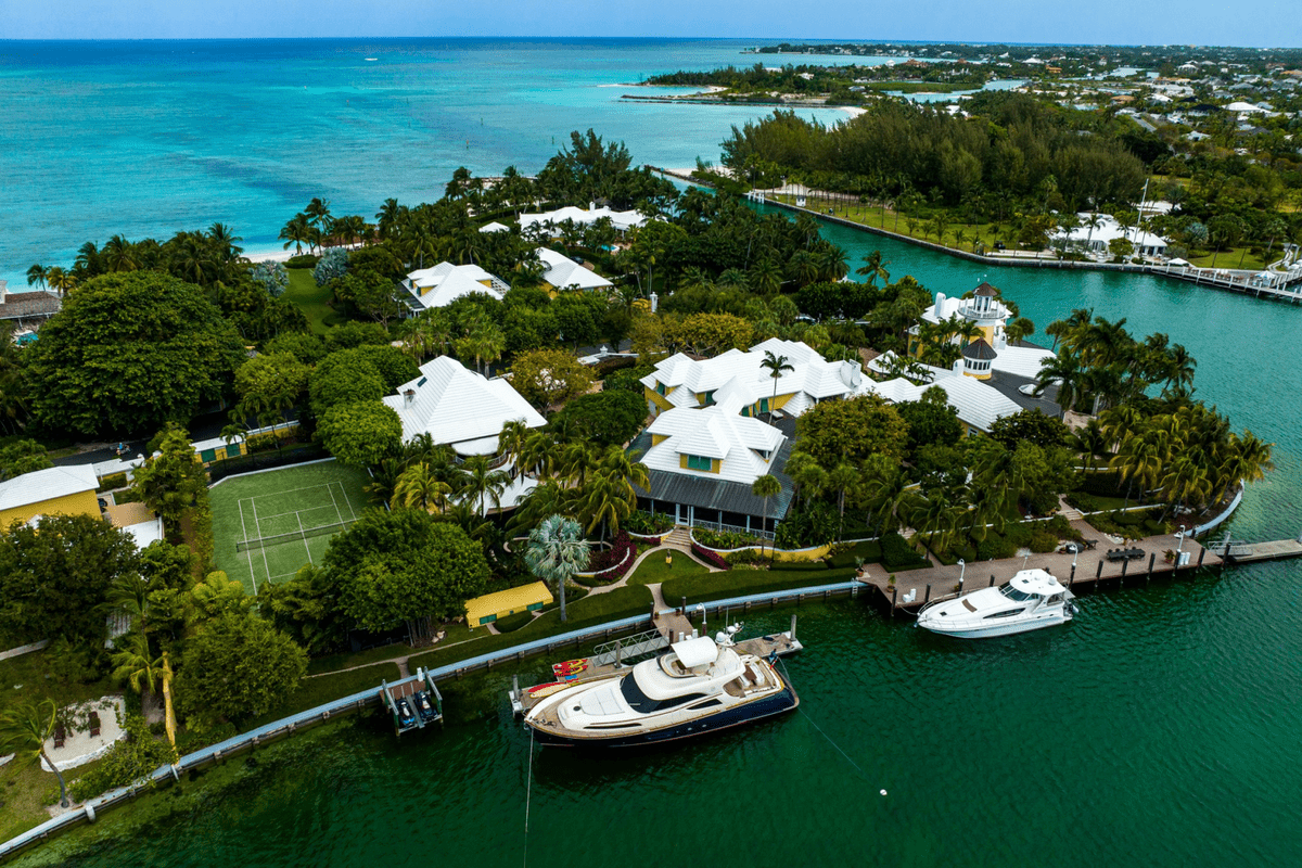 Paradise Island Drive Lyford Cay BS
