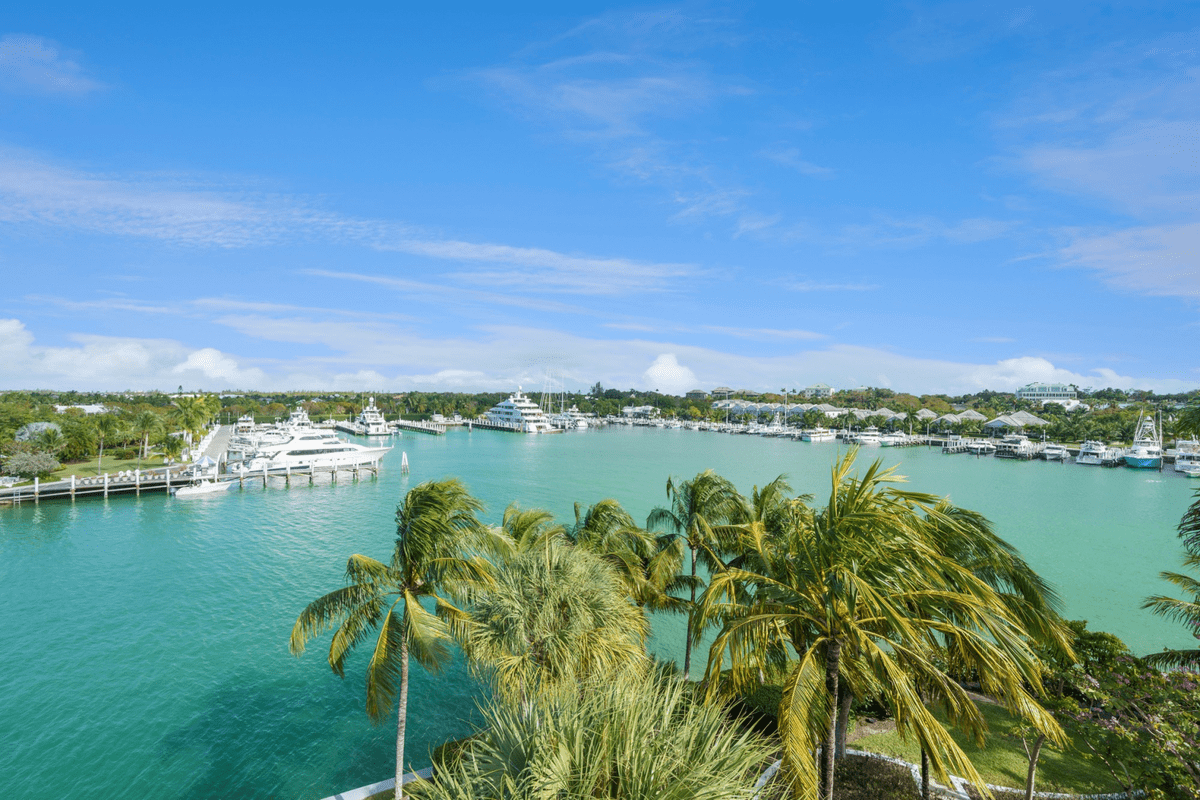 Paradise Island Drive Lyford Cay BS