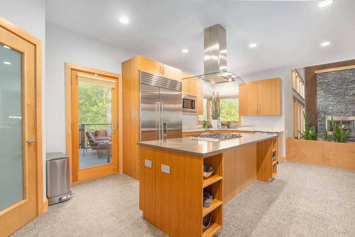 1045 Skyevale Drive NE Ada MI