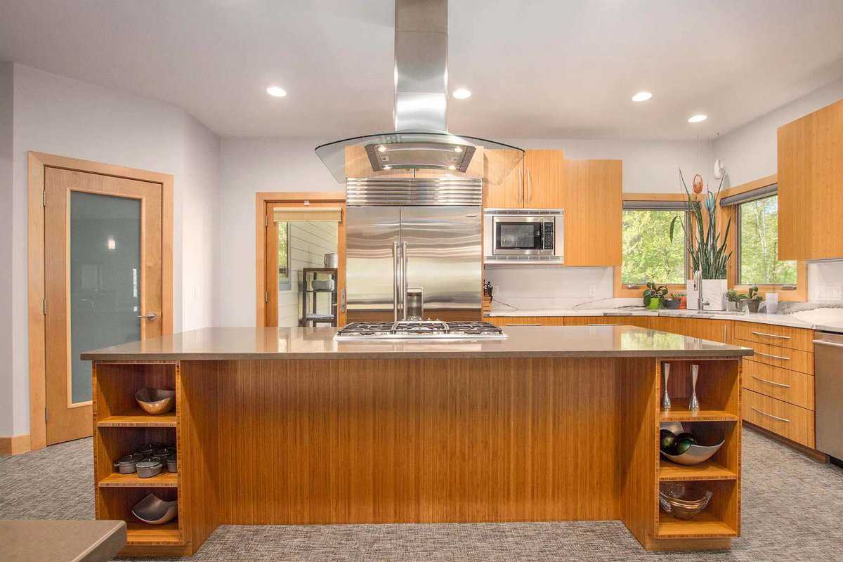 1045 Skyevale Drive NE Ada MI