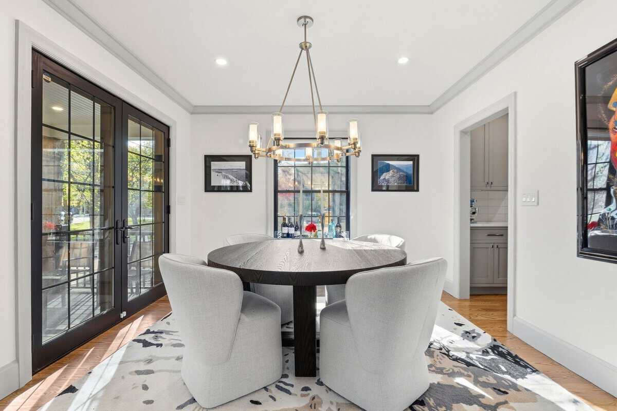 8 Stetson Street, Brookline, MA 02446