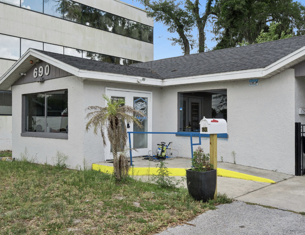 690 N Semoran Boulevard Orlando FL 32807-3335