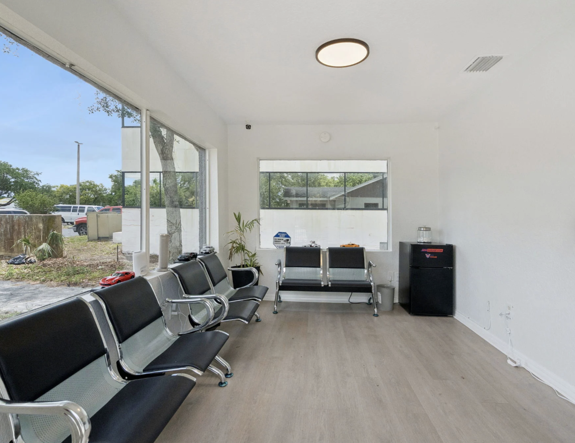 690 N Semoran Boulevard Orlando FL 32807-3335