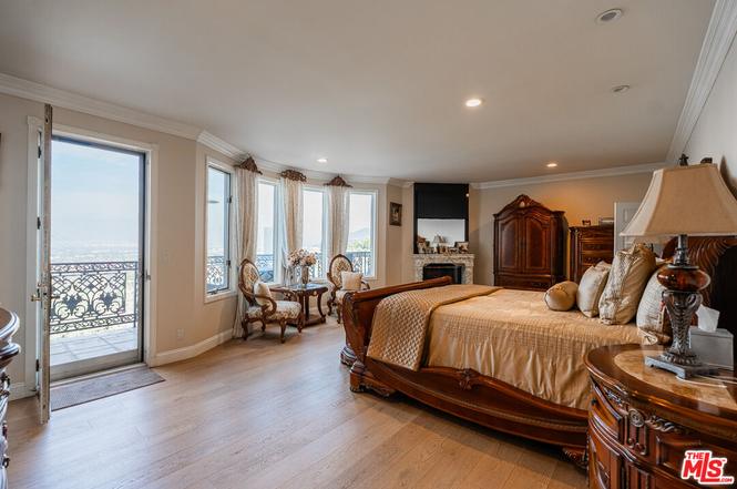 11131 Mountcastle Drive Studio City CA 91604