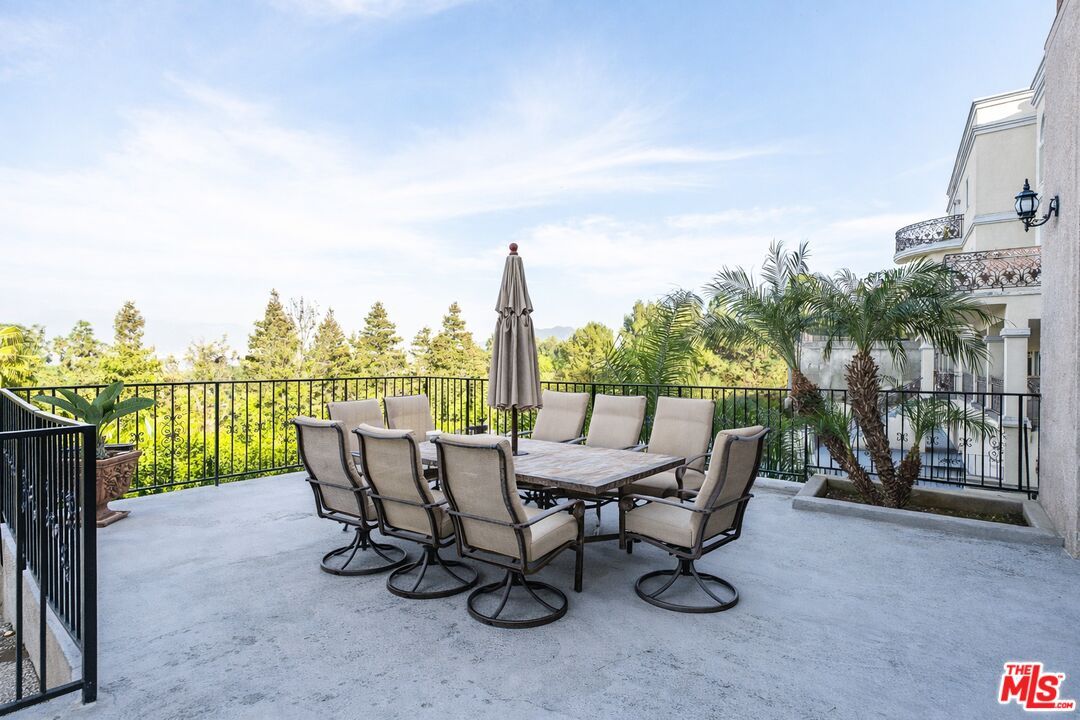11131 Mountcastle Drive Studio City CA 91604