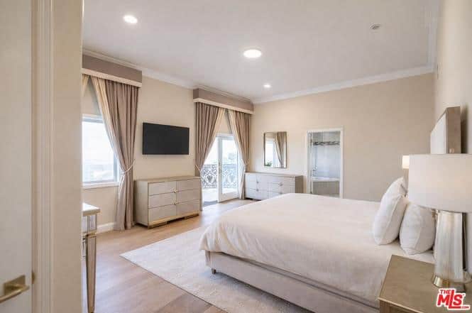 11131 Mountcastle Drive Studio City CA 91604