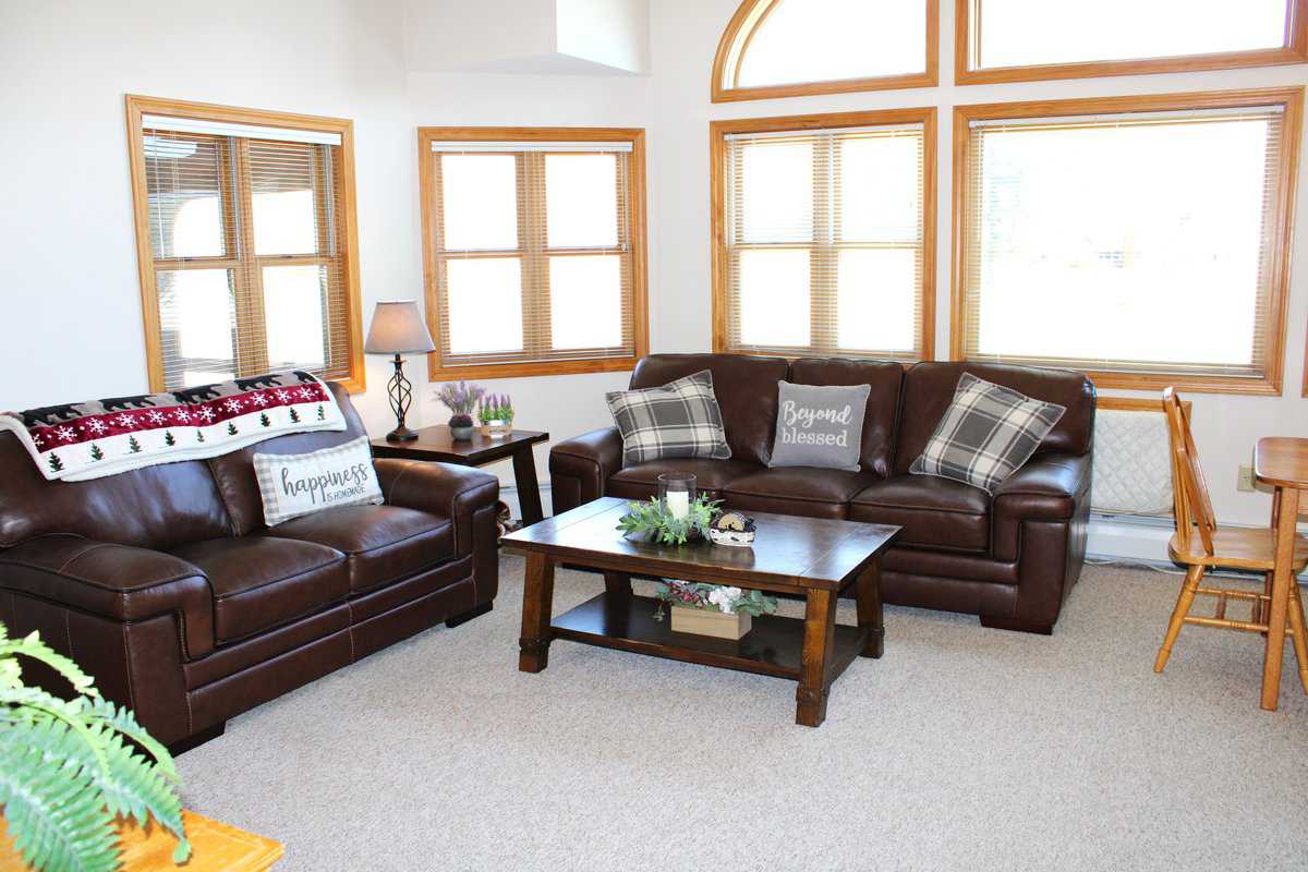 Woodstock NH, 1664 Daniel Webster Highway