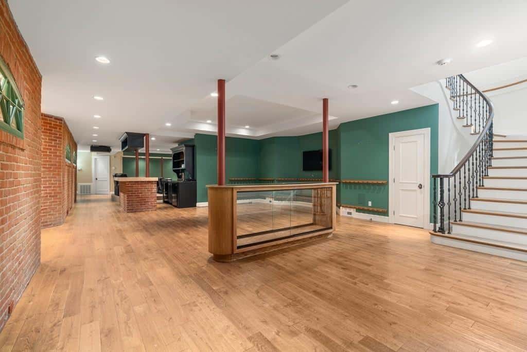 16 Driftwood Lane Weston MA 02493