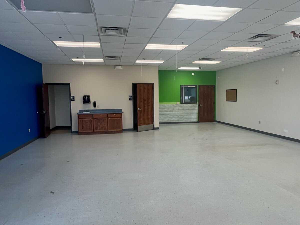 3590 N Woodlawn Wichita KS 67220