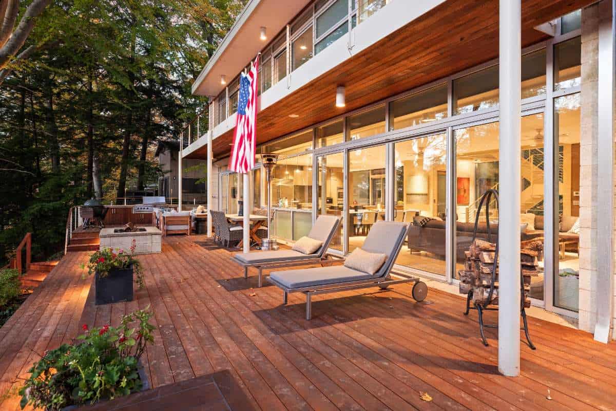 3470 Riverside Drive Saugatuck MI