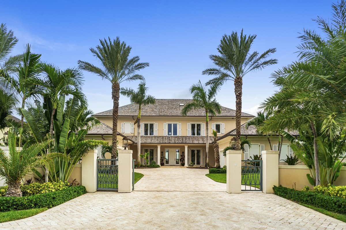 New Providence Paradise Island BS,