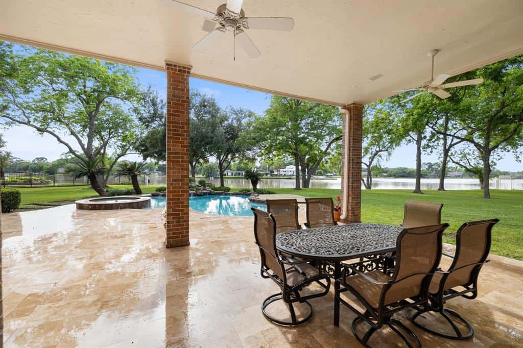 1217 N Horseshoe Drive Sugar Land TX 77478