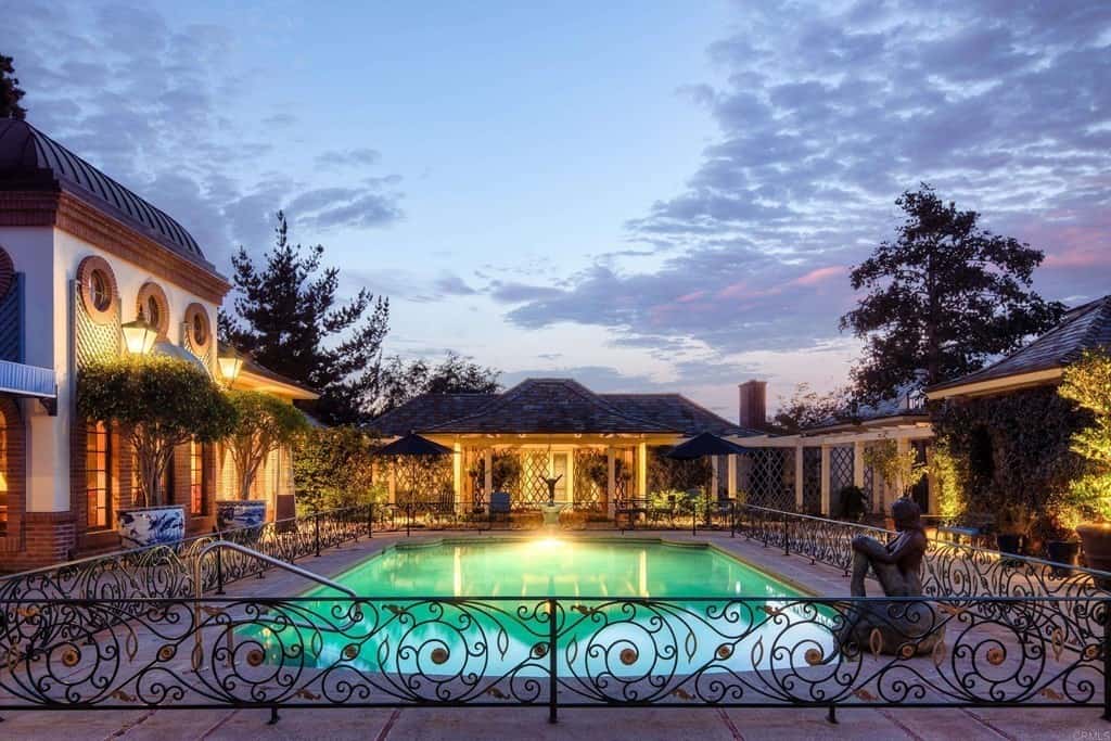 7007 Country Club Drive La Jolla CA 92037