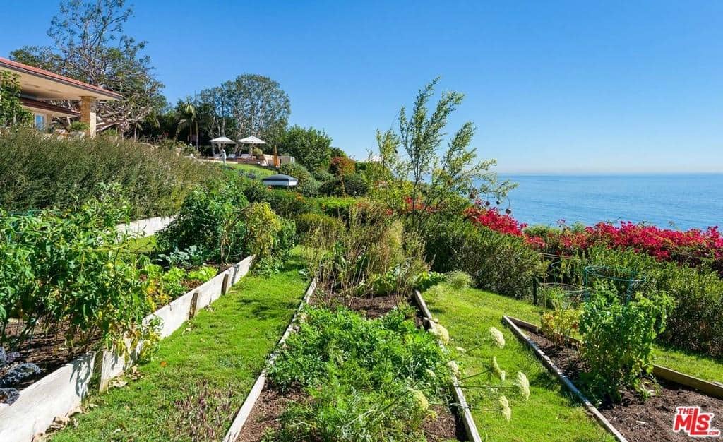 27560 Pacific Coast Hwy, Malibu CA 90265