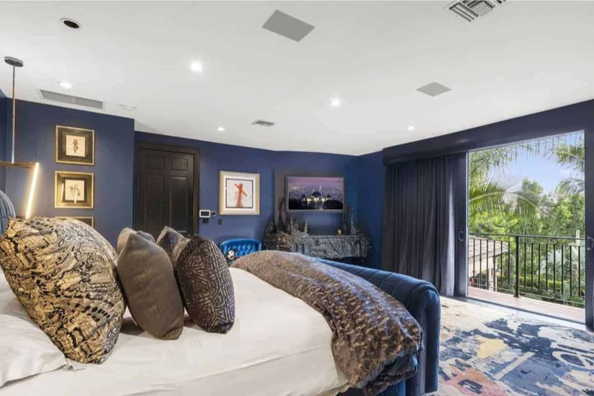 1642 San Ysidro Drive Beverly Hills CA 90210