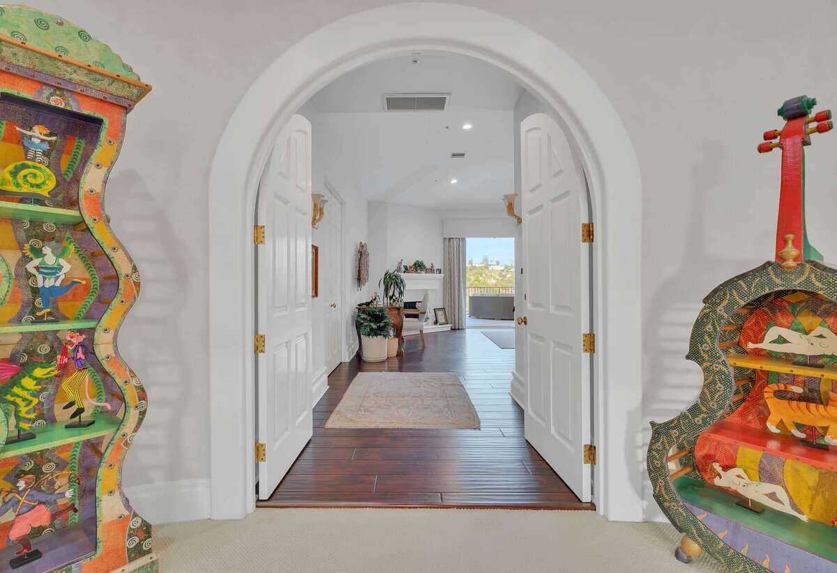2286 Worthing Lane Bel Air Crest CA 90077