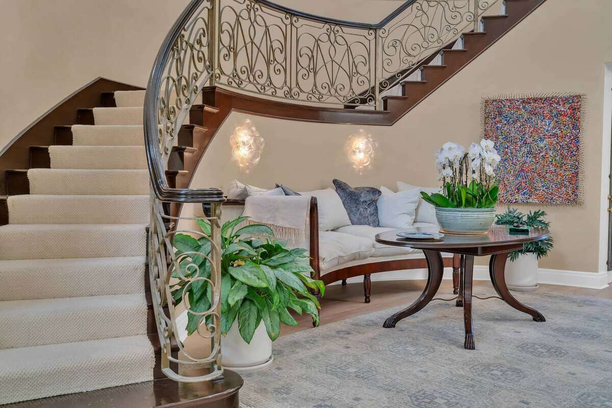 2286 Worthing Lane Bel Air Crest CA 90077