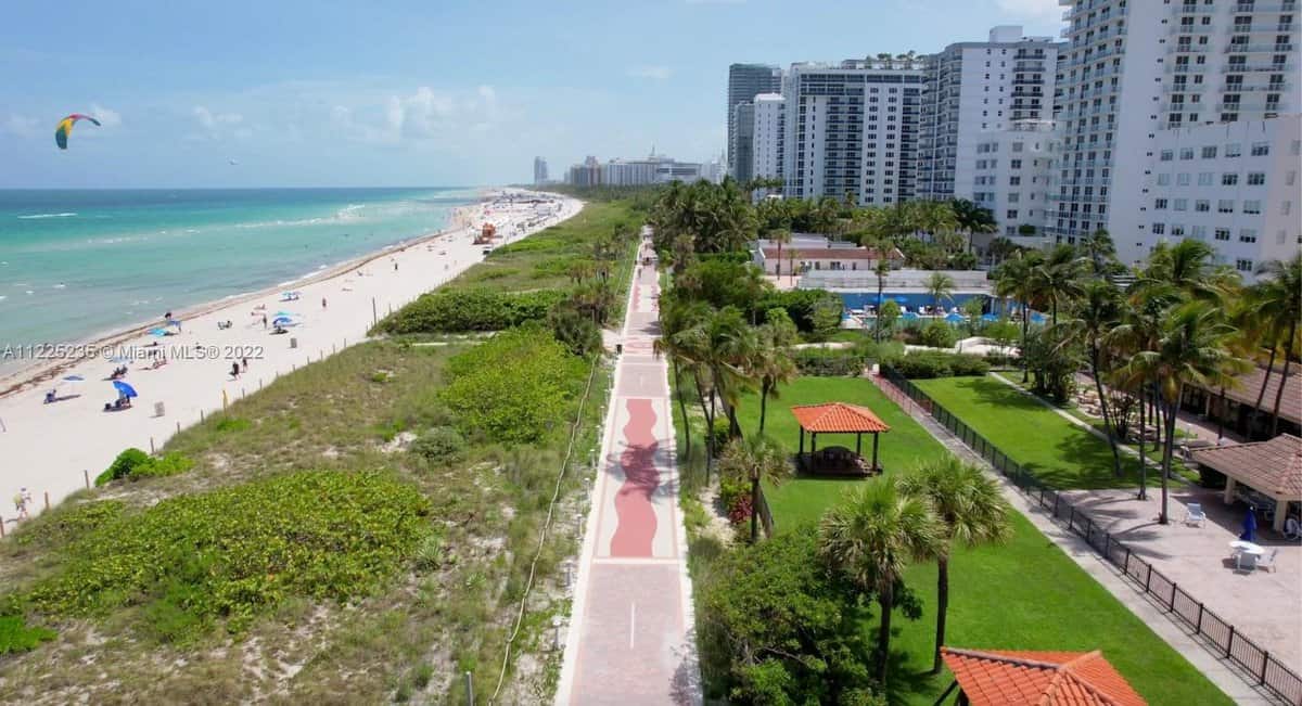 2555 Collins Avenue Miami Beach FL 33140