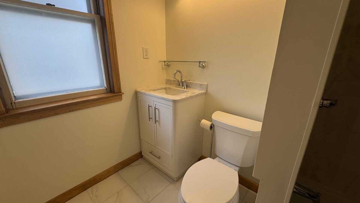 Holyoke MA 01040