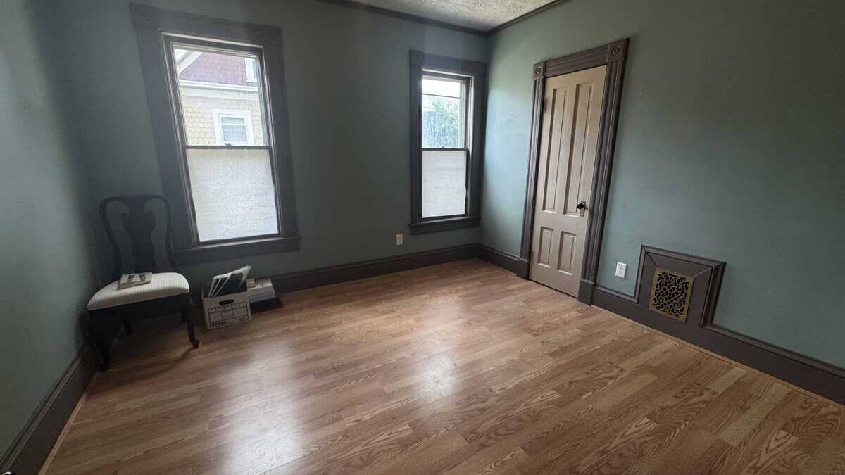 Holyoke MA 01040