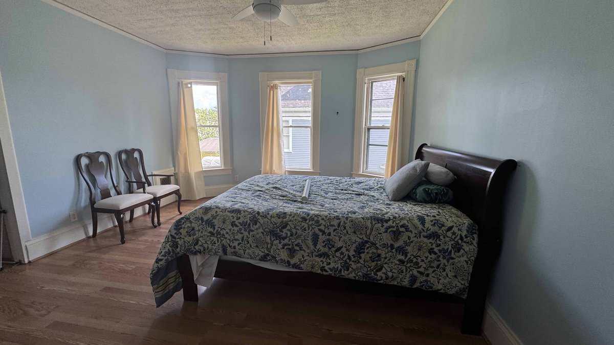 Holyoke MA 01040