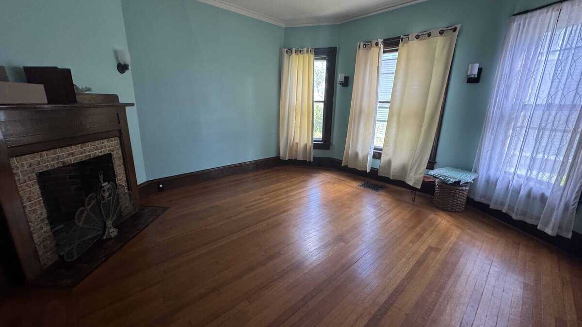 Holyoke MA 01040
