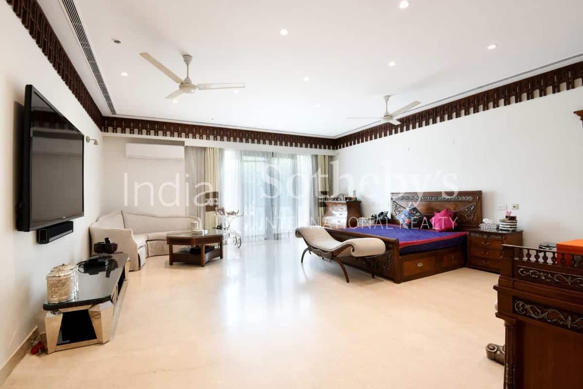 Block G, Sri Niwaspuri New Delhi IN 110065