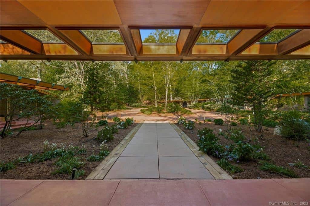 432 Frogtown Road New Canaan CT 06840