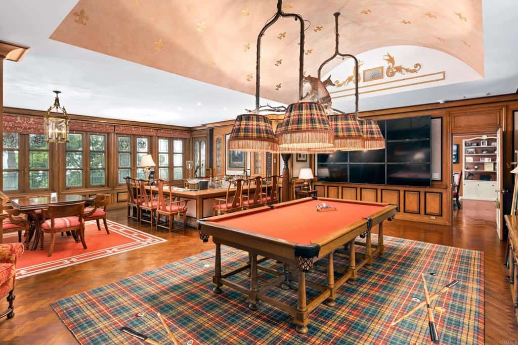 7007 Country Club Drive La Jolla CA 92037