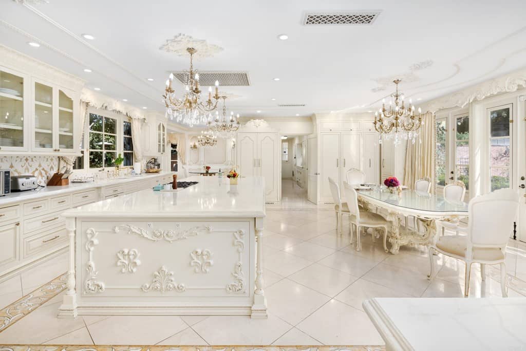 7007 Country Club Drive La Jolla CA 92037