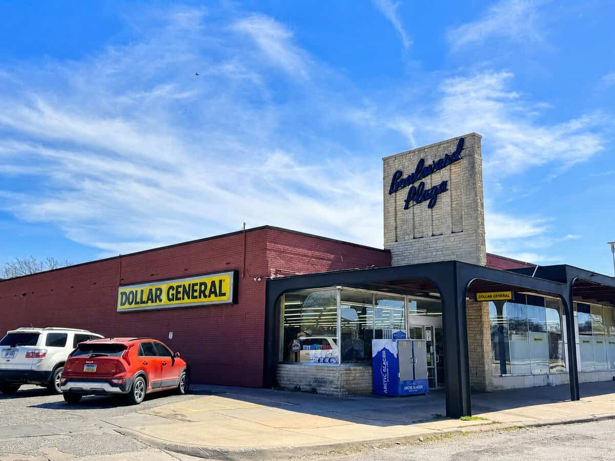 2747 E. Boulevard Plaza Wichita KS 67211