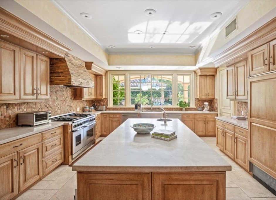 707 N Hillcrest Road Beverly Hills CA 90210