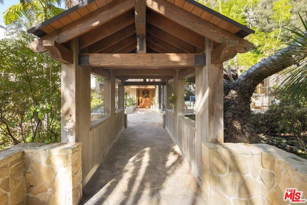 1492 Stone Canyon Road CA 90077
